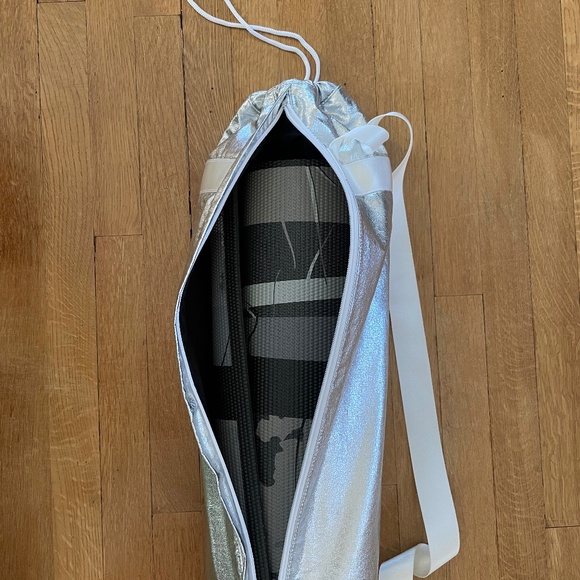 TRADED-Gaiam Yoga Mat - Reversible Deep Forest - Picture 3 of 9